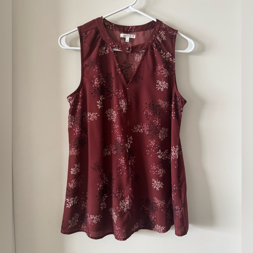 EUC Maurices Floral V-Neck Notch Top